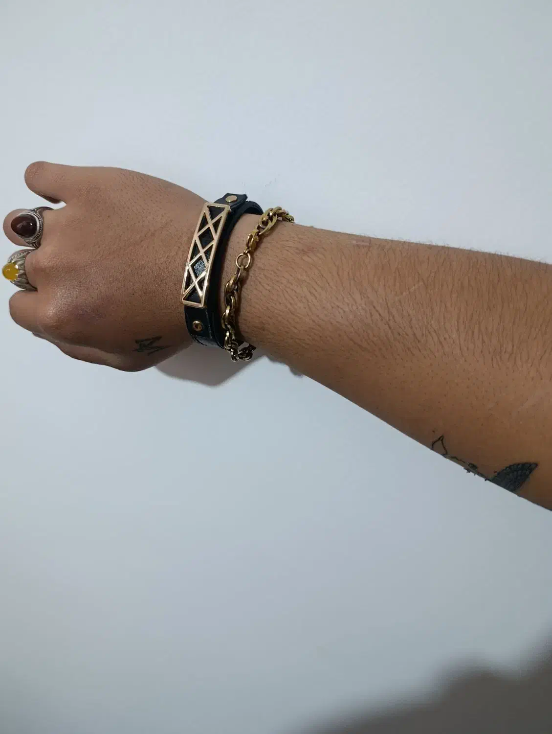 دستبند چرم طبیعی و رنگ ثابت|بدلیجات|گالیکش, |دیوار