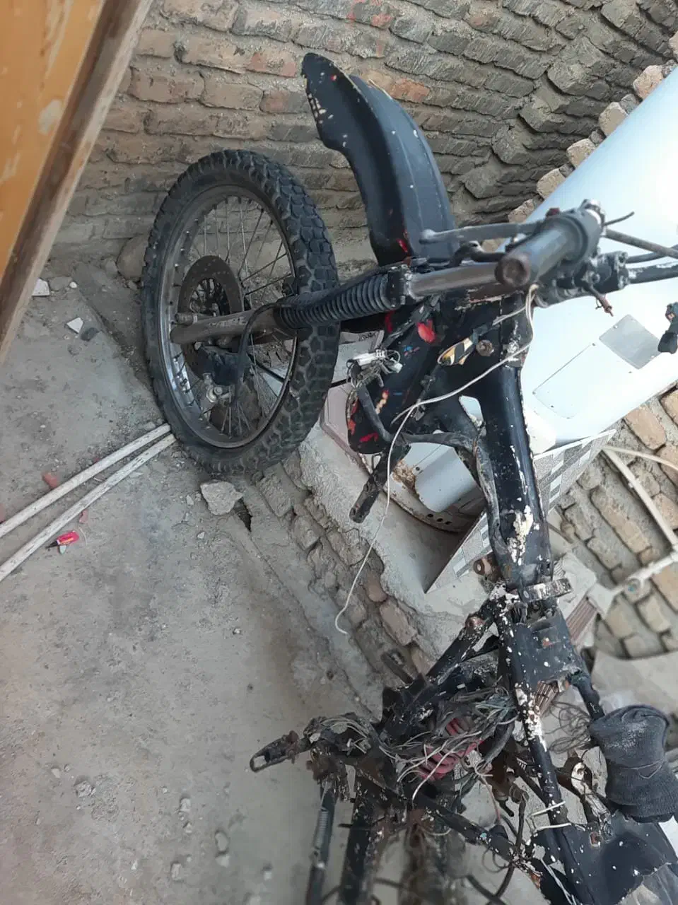 تنه ی موتور ترل سالم|موتورسیکلت|گمیشان, |دیوار