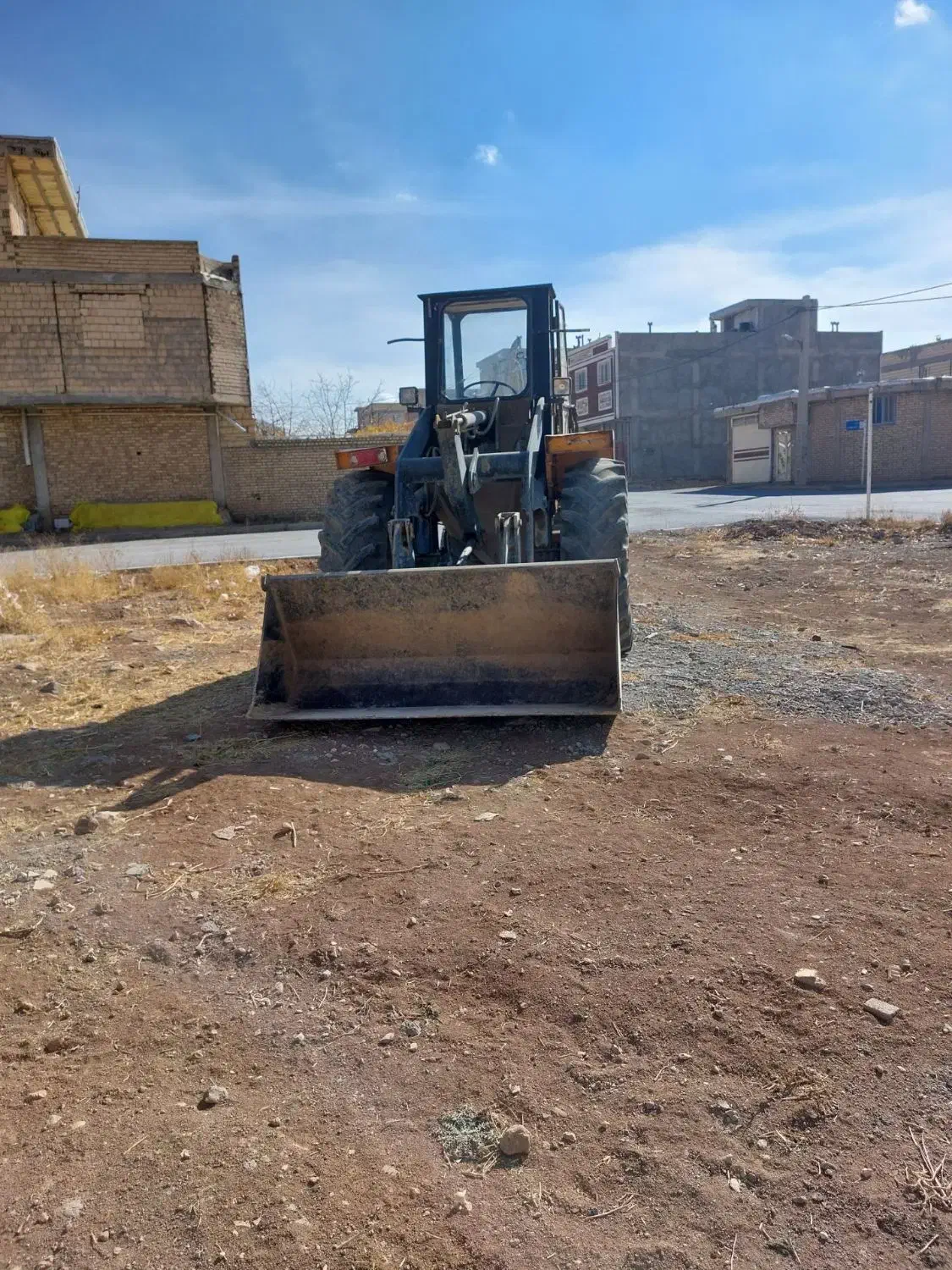 تراکتور رومانی بیل عقب|خودرو سنگین|شهرکرد, |دیوار