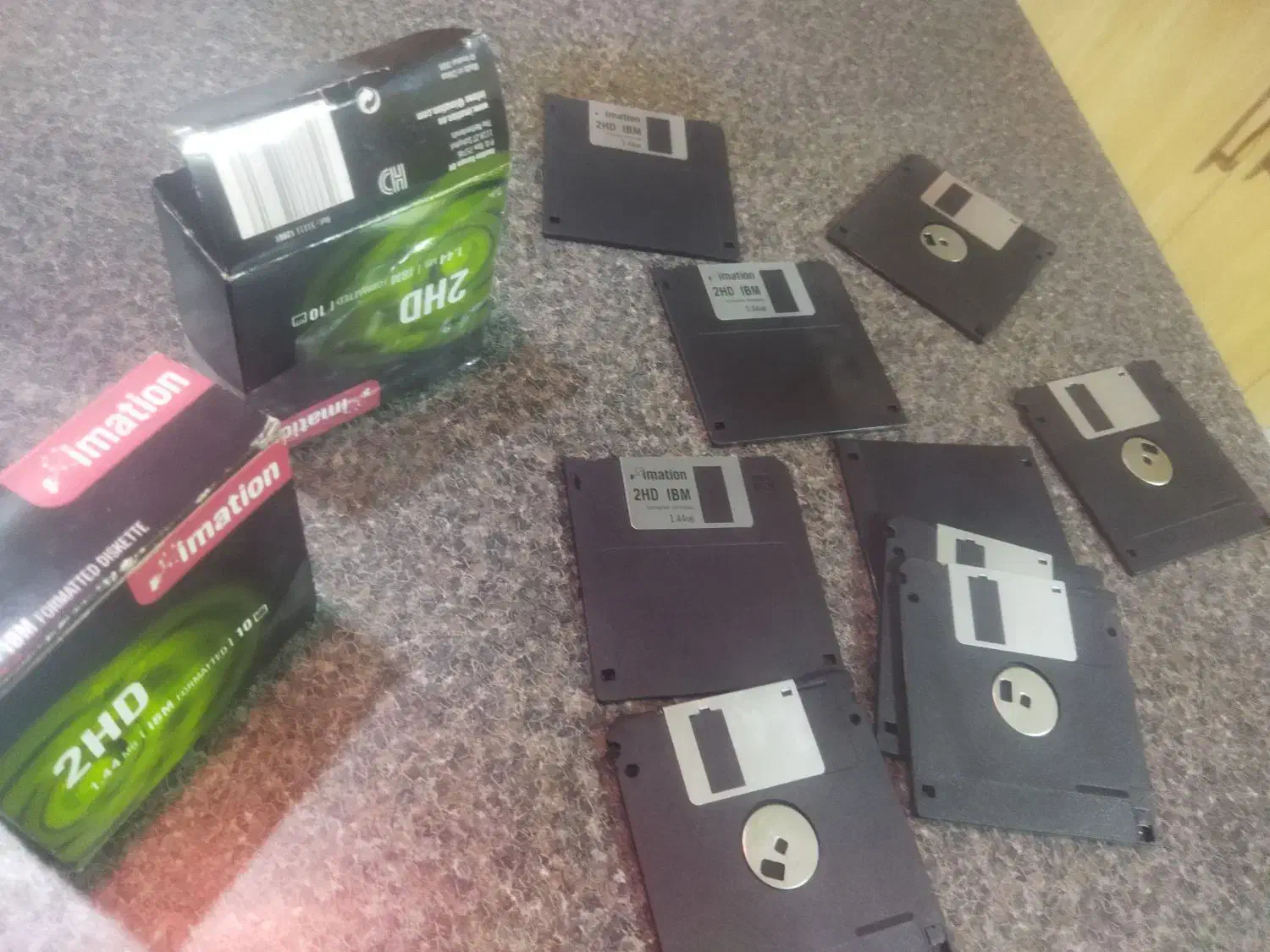 فلاپی|پیانو، کیبورد، آکاردئون|همدان, |دیوار