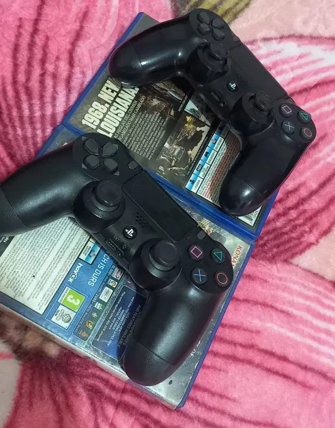 دسته Ps4 وCD|کنسول، بازی ویدئویی و آنلاین|رشت, استقامت ۲|دیوار