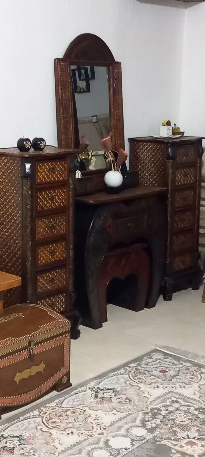 اینه کنسول عتیقه|بوفه، ویترین، کنسول|کاشمر, |دیوار