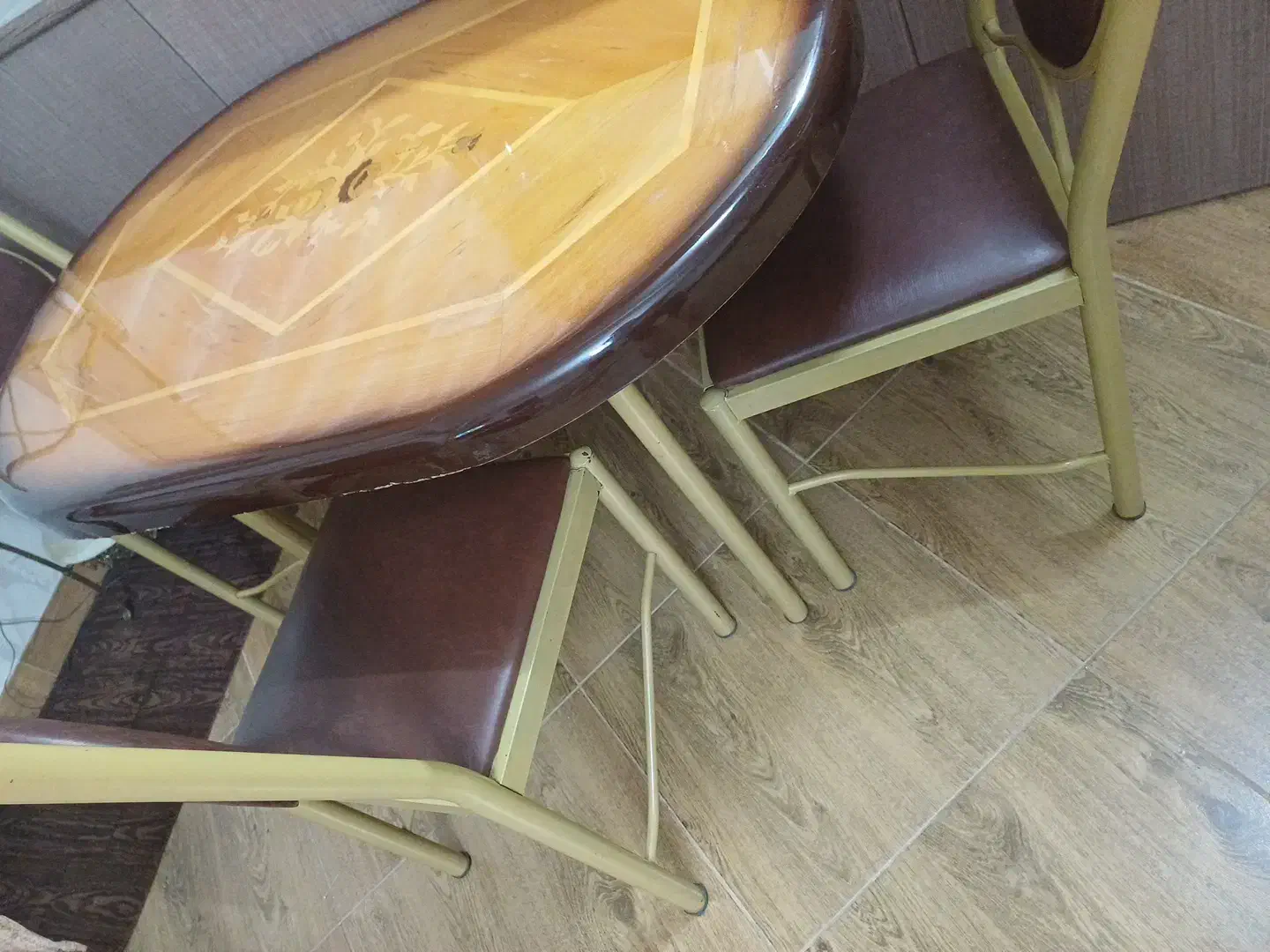 میز نهارخوری ۴ نفره|میز و صندلی غذاخوری|مشکیندشت, |دیوار