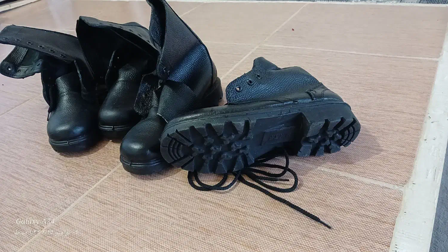 دو جفت پوتین۴۲|کیف، کفش، کمربند|سبزوار, شرق کال میانی|دیوار