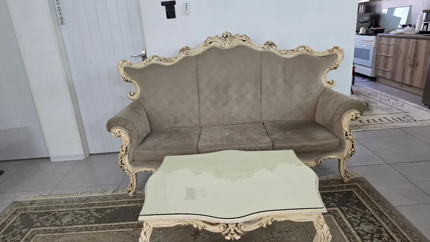 مبل نه نفره و میزنهارخوری هشت نفره|مبلمان خانگی و میز عسلی|تهران, شیوا|دیوار