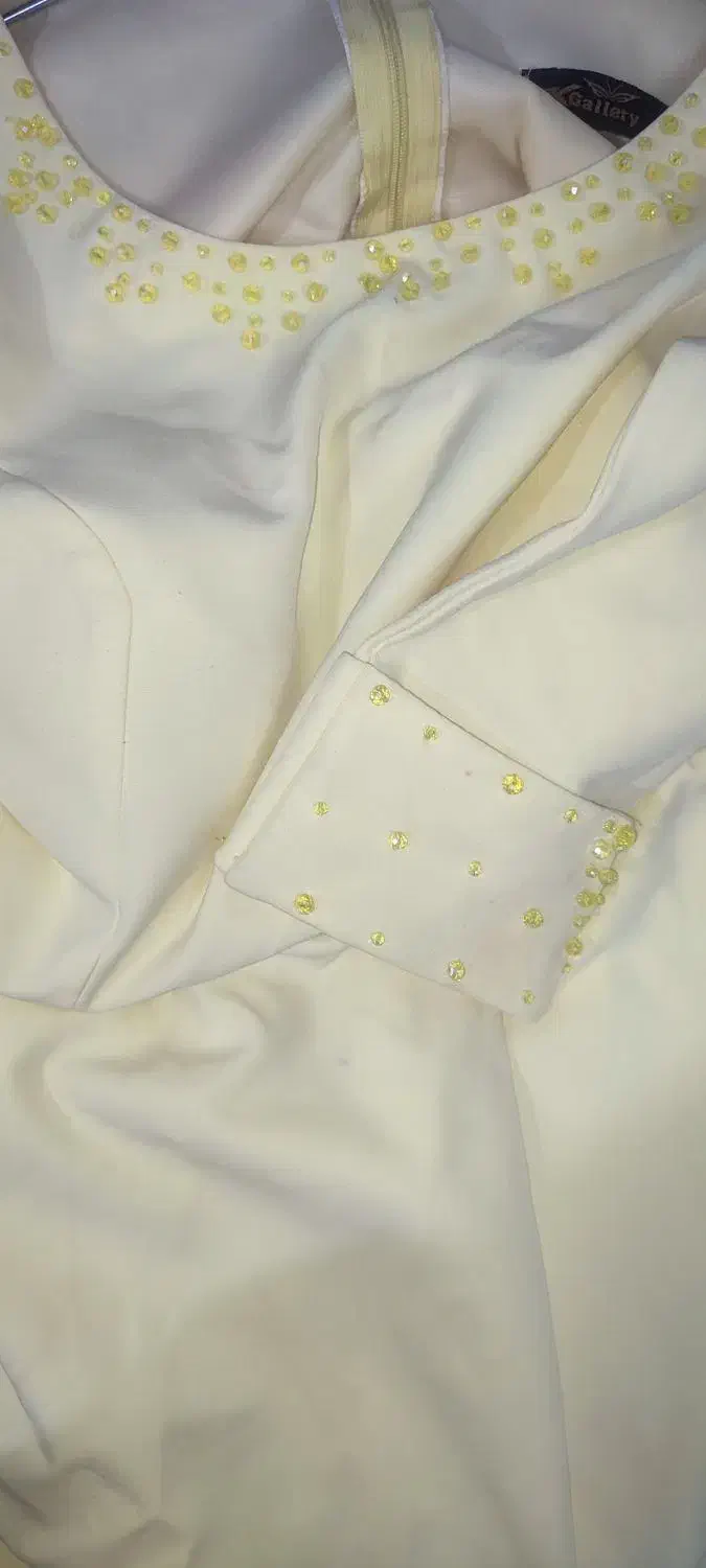 لباس مجلسی|لباس|صحنه, |دیوار