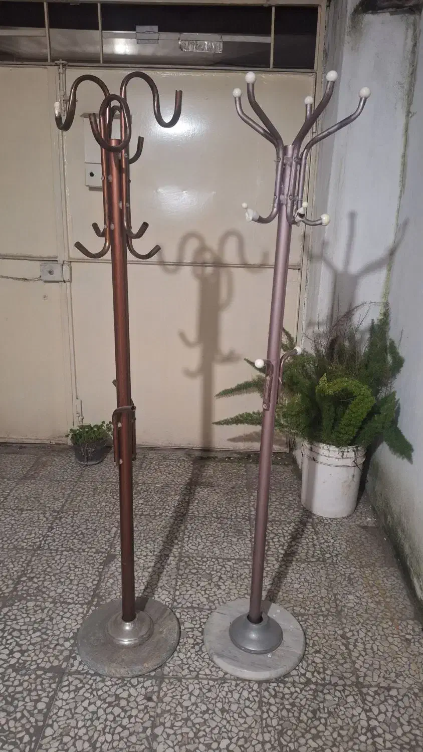 چوب لباسی نو  دو عدد|بندرخت و رختآویز|رشت, کوی جام جم|دیوار