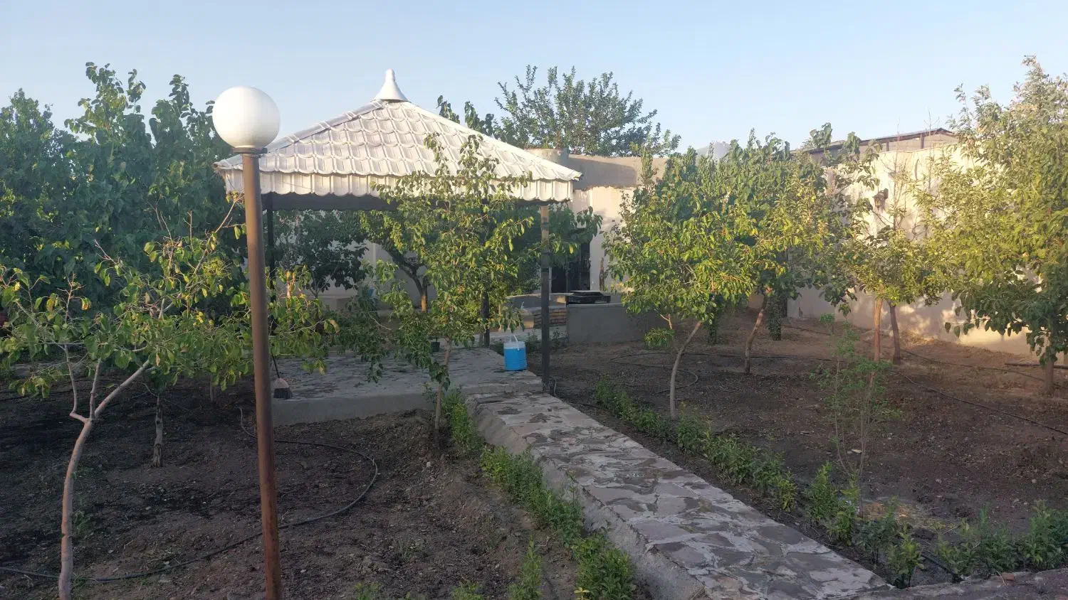 فروش فوری باغ ۷۰۰ متر چهار فصل زیر قیمت و با تخفیف|فروش خانه و ویلا|مشهد, میان ولایت|دیوار