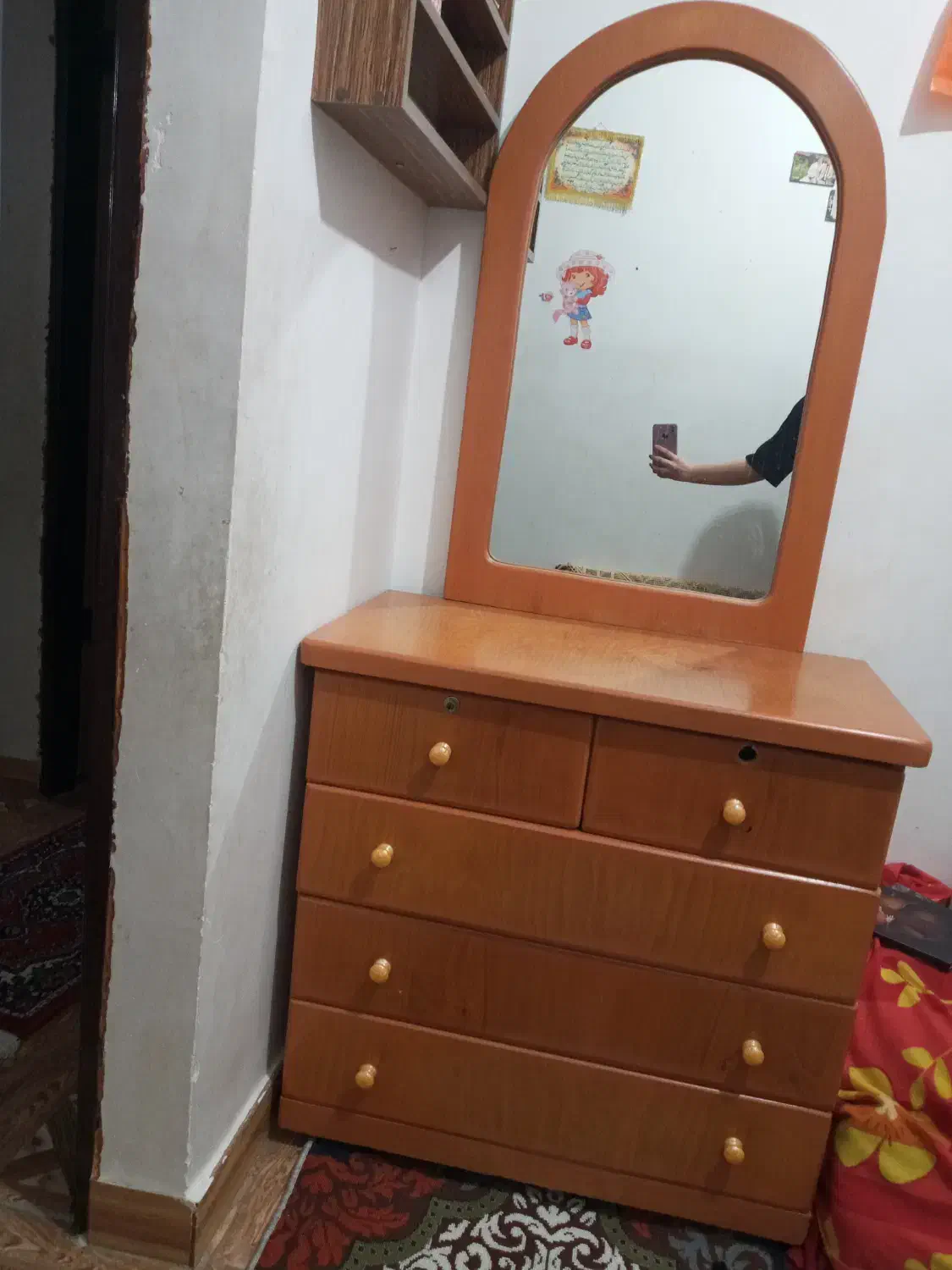 میزآرایشی آینه دار|مبلمان خانگی و میز عسلی|رشت, معلولین|دیوار