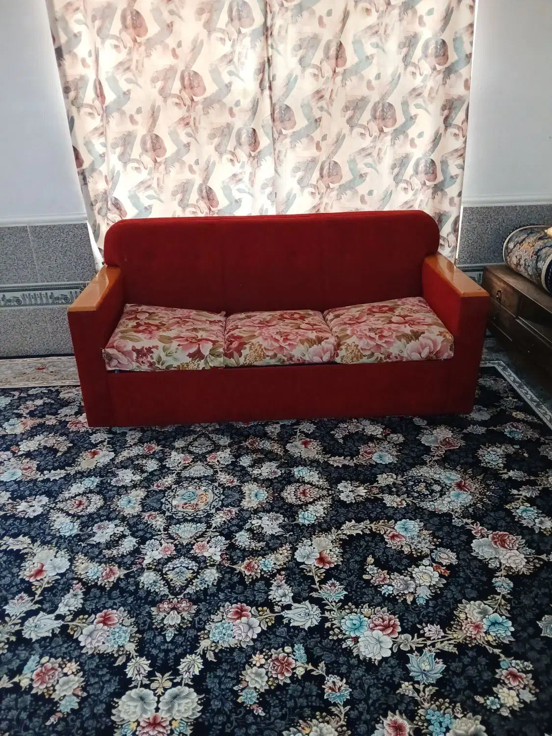 مبل تخت خواب شو|مبلمان خانگی و میز عسلی|شیراز, کوشک میدان|دیوار