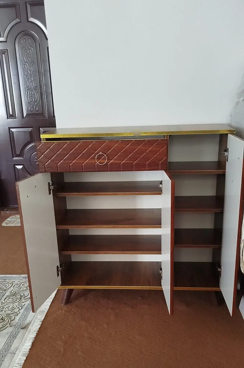 جاکفشی|جاکفشی، کمد، دراور|شوط, |دیوار