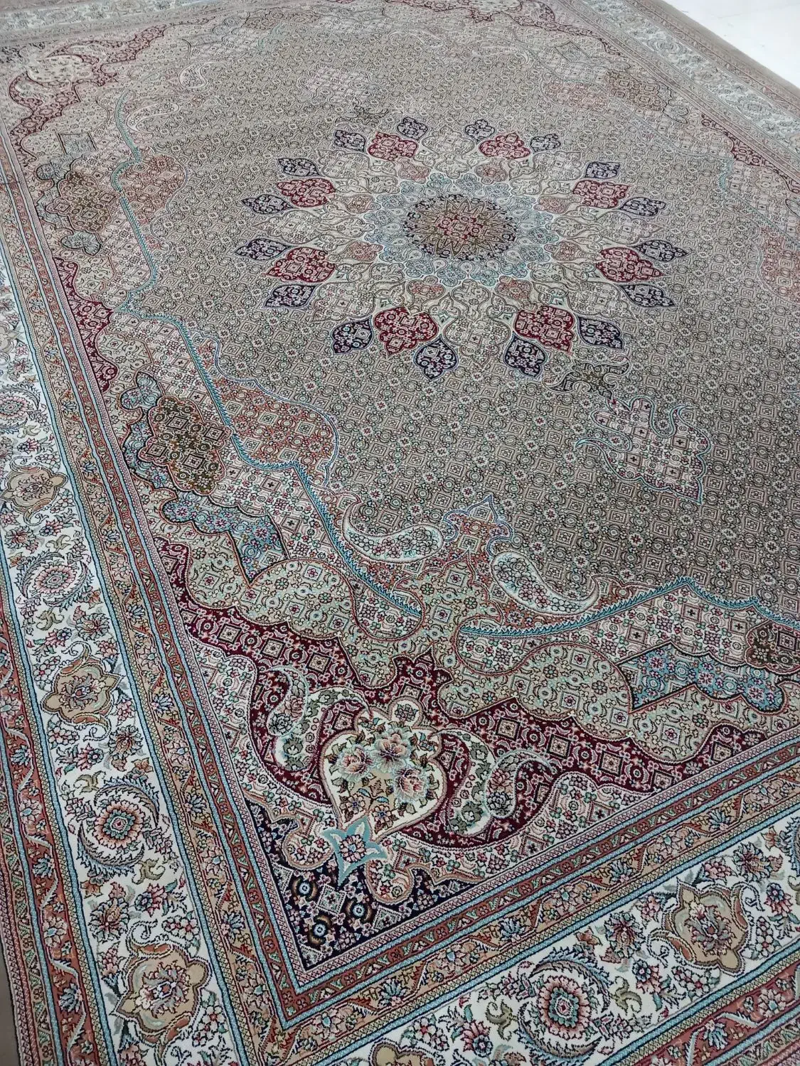 دو جفت فرش گردویی|فرش|مشهد, شهید مطهری|دیوار