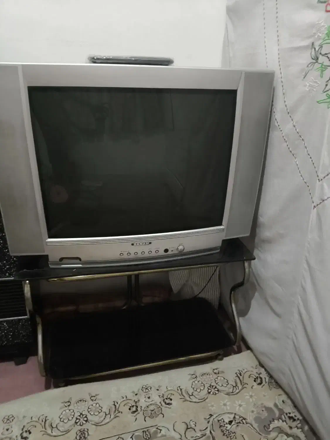 تلویزیون سالم با کنترل|تلویزیون و پروژکتور|قم, علی آباد سعدگان|دیوار