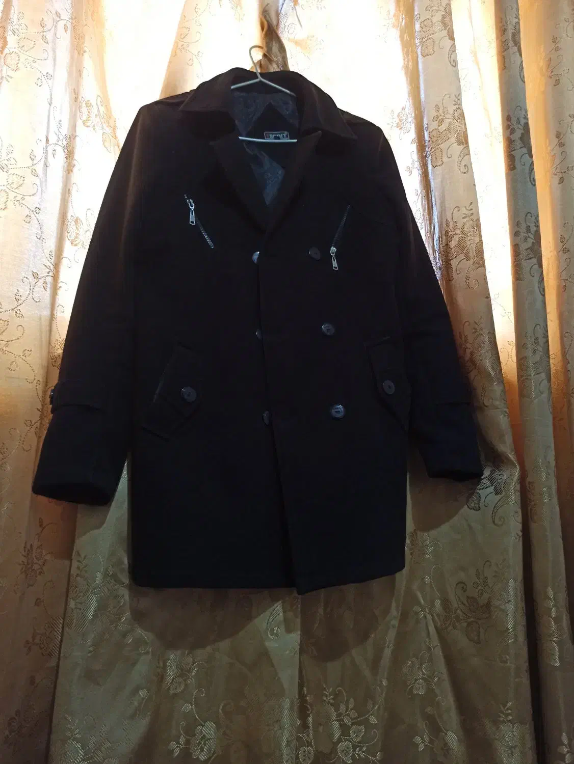 پالتو مردانه|لباس|رشت, استقامت ۲|دیوار