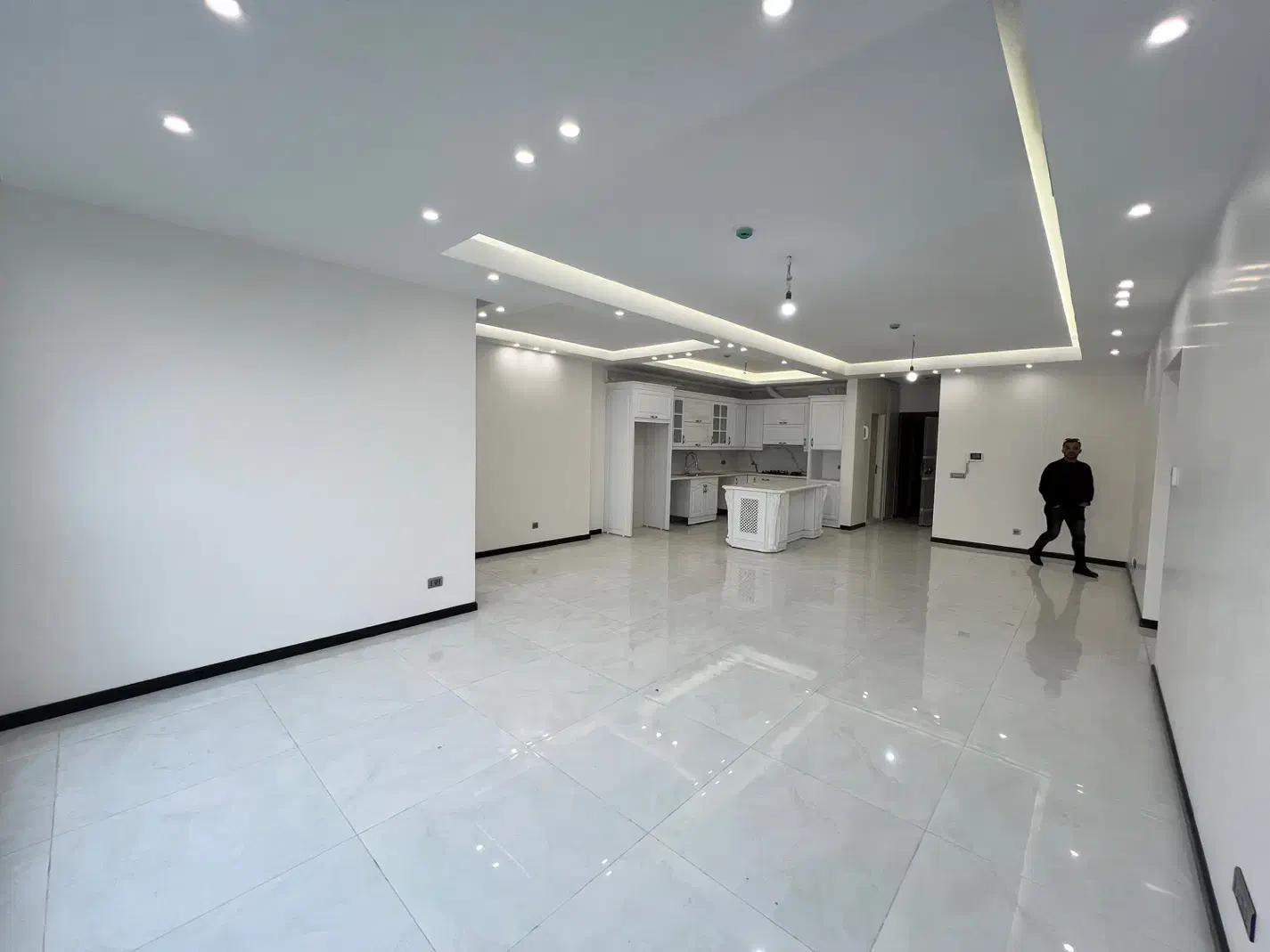 ۱۳۷‌متر/۳‌خواب/نوساز/ویو جذاب/محل دنج ظفر