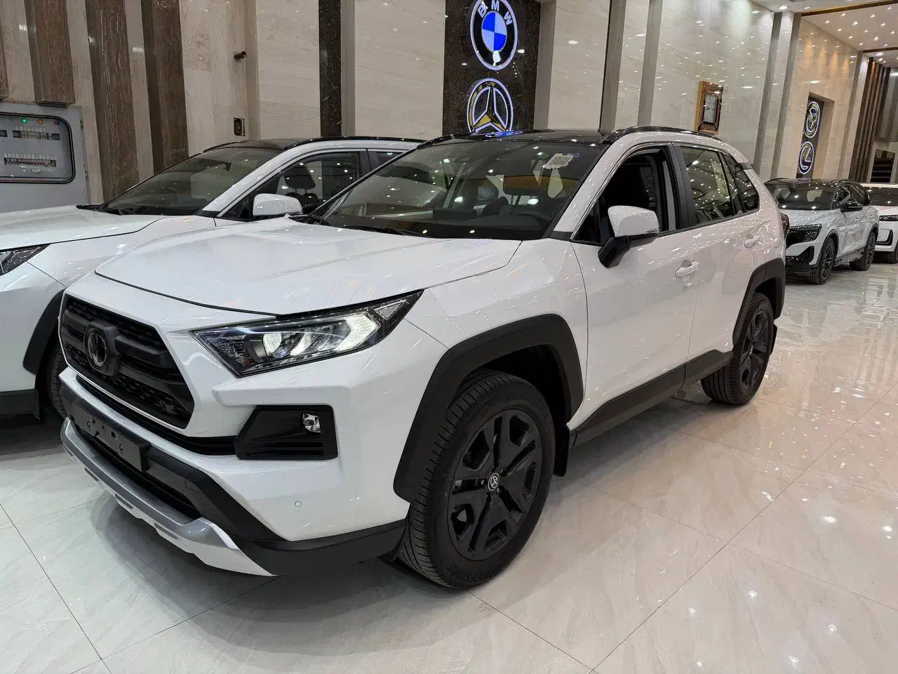 تویوتا رافور بنزینی موتور ۲.۵ مدل ۲۰۲۵|خودرو سواری و وانت|شاهین‌شهر, گزبرخوار|دیوار