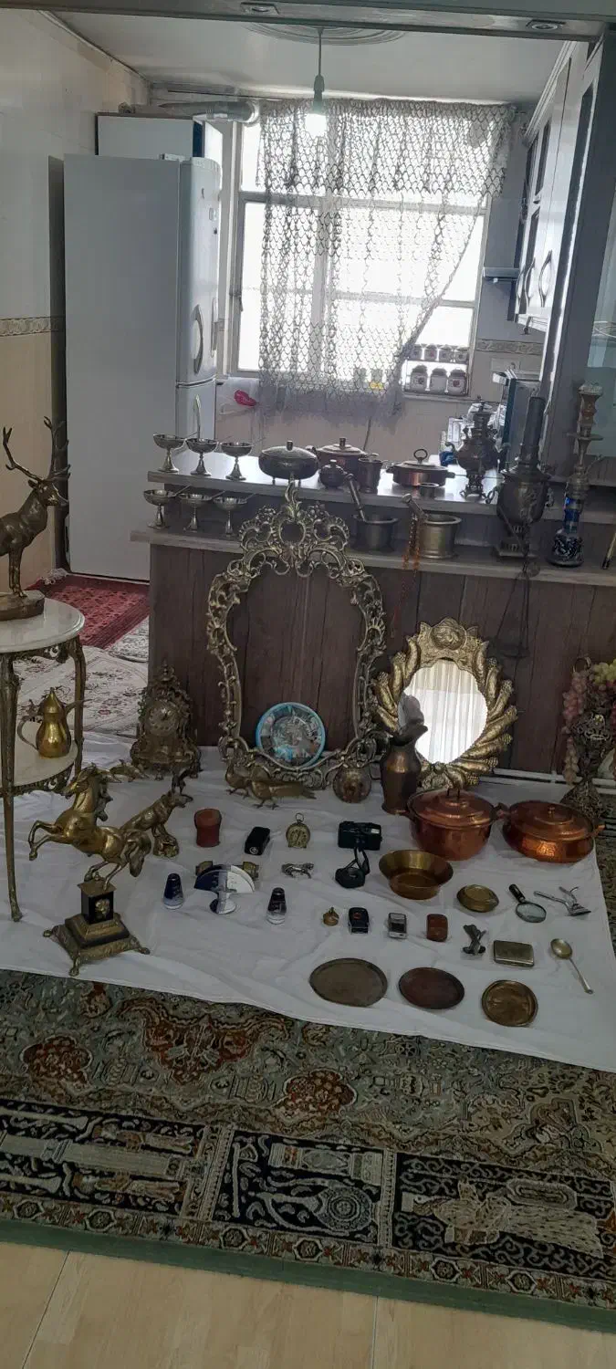 لوازم قدیمی فروش به علت نیاز مالی|مجسمه، تندیس، ماکت|اسلام‌شهر, شهرک واوان|دیوار