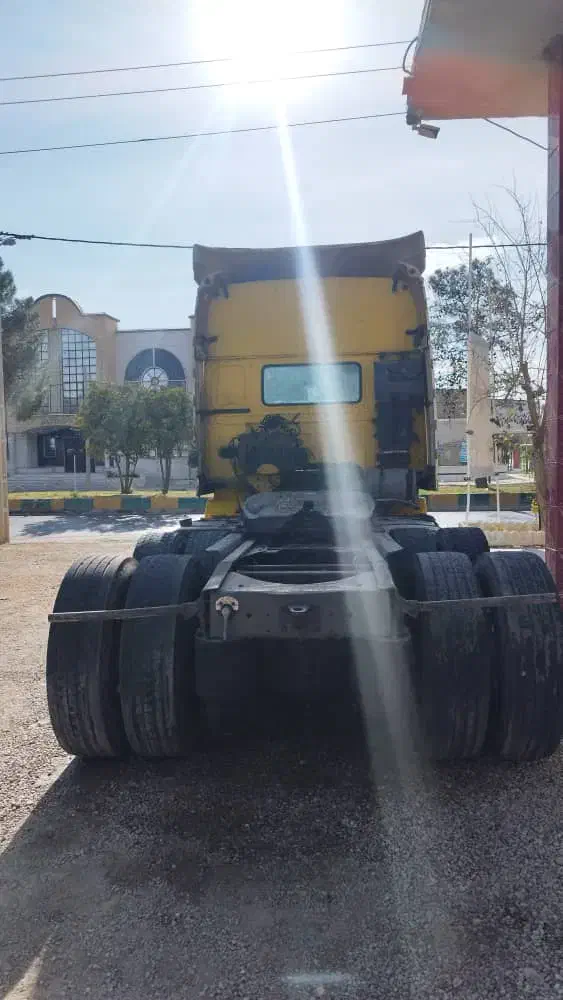 کشنده هوو مدل ۲۰۰۶|خودرو سنگین|شیراز, باغ تخت|دیوار