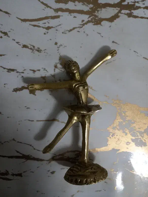 مجسمه برنجی انتیک|کلکسیون اشیاء عتیقه|قم, سید معصوم|دیوار