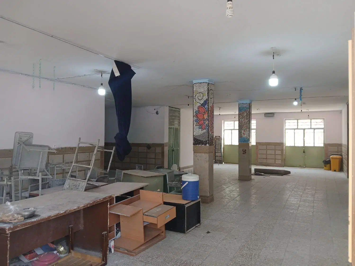 رنگ آمیز ساختمان با تخفیف در خدمتم|خدمات پیشه و مهارت|ایرانشهر, |دیوار