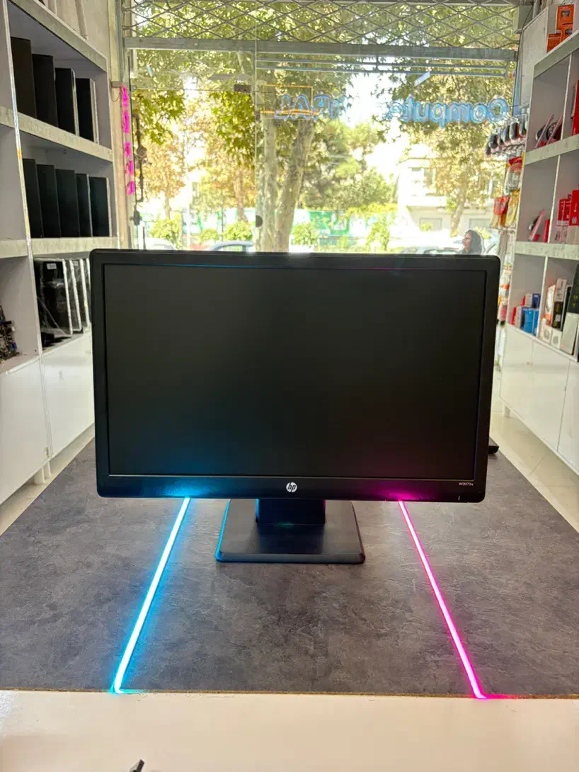 مانیتور ۲۰ اینچ LED برند HP با پورت VGA / DVI|قطعات و لوازم جانبی رایانه|مشهد, گوهرشاد|دیوار