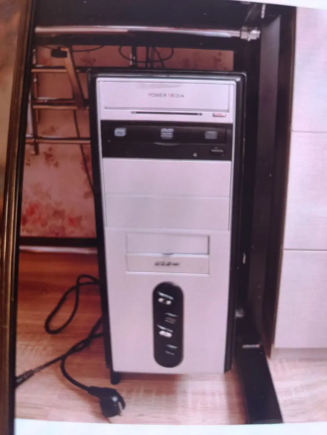 کامپیوتر AOC|میز تحریر و کامپیوتر|مشهد, الهیه|دیوار