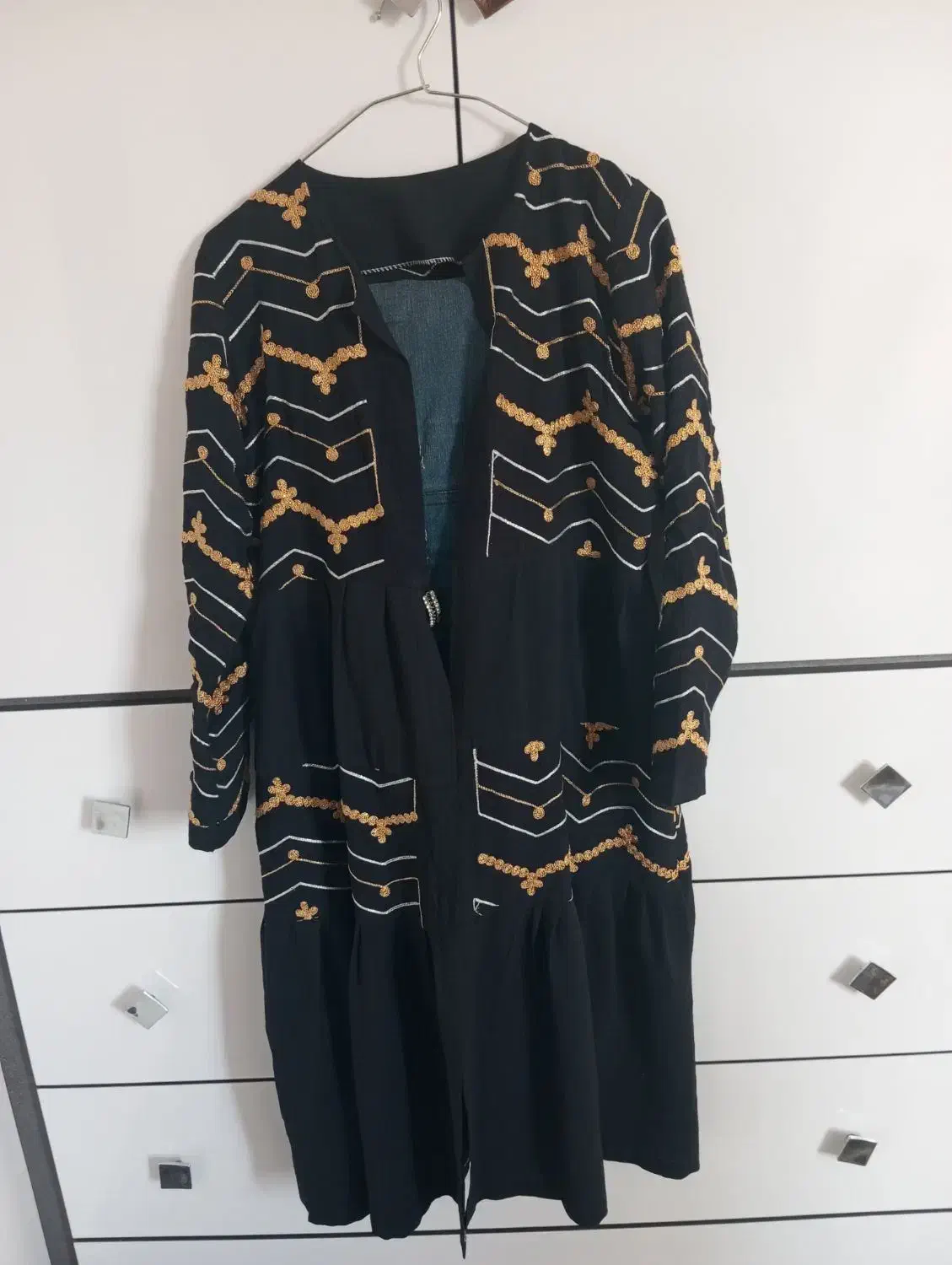 مانتو|لباس|تربت جام, باغ سنگان سفلی|دیوار