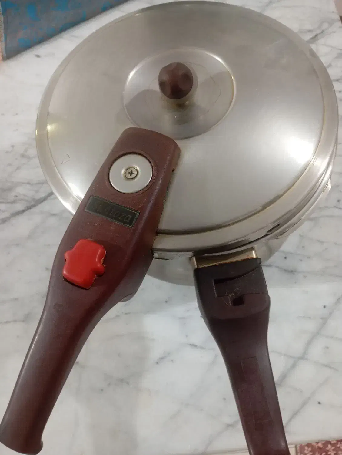 زودپز و سرخ کن قابلمه  رژیمی|ظروف پخت‌وپز|شاهین‌شهر, شهرک گلدیس|دیوار