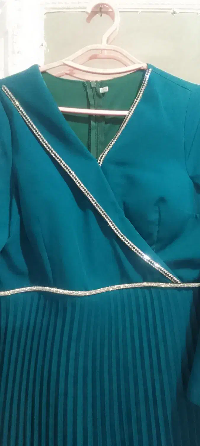 لباس مجلسی نو|لباس|ایوان, |دیوار