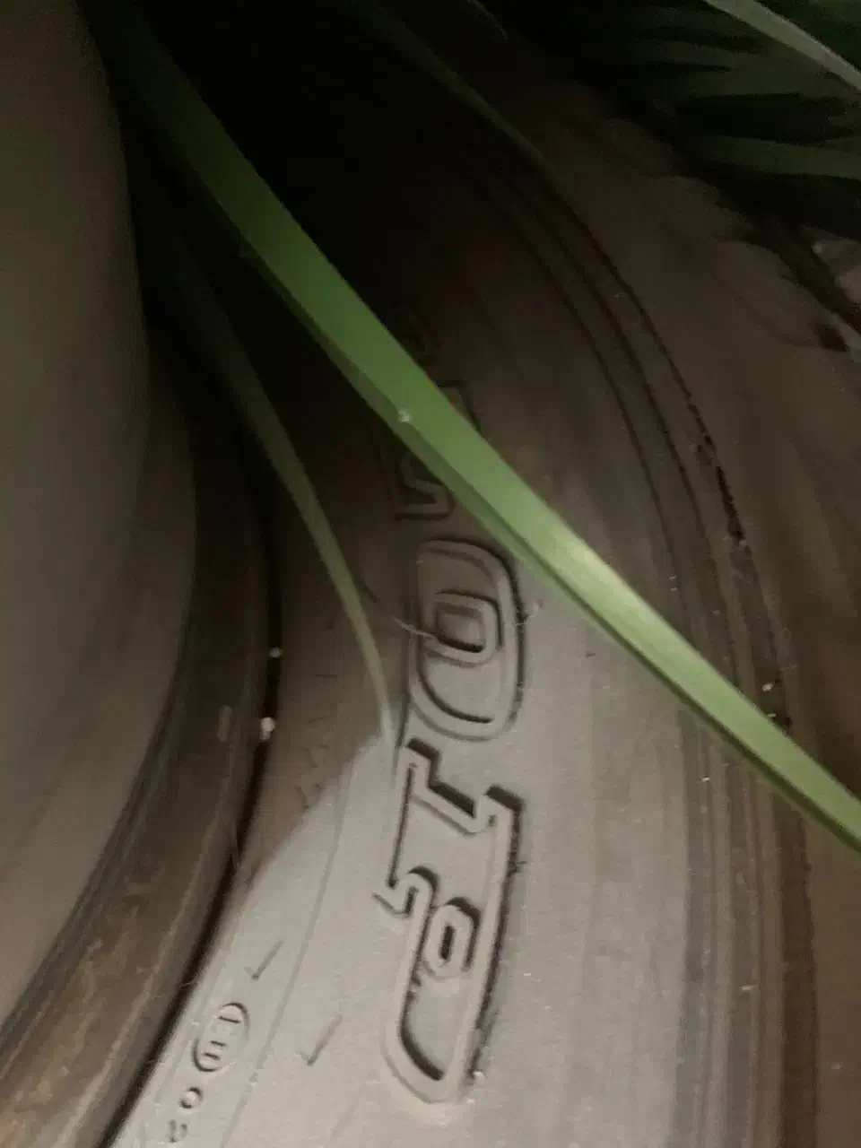 لاستیک مخصوص لنکروز یا پرادو|قطعات یدکی و لوازم جانبی|فردیس, شهرک ناز|دیوار