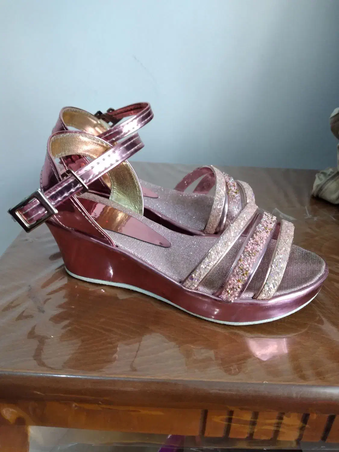 کفش رو فرشی دخترانه|کیف، کفش، کمربند|قروه, |دیوار