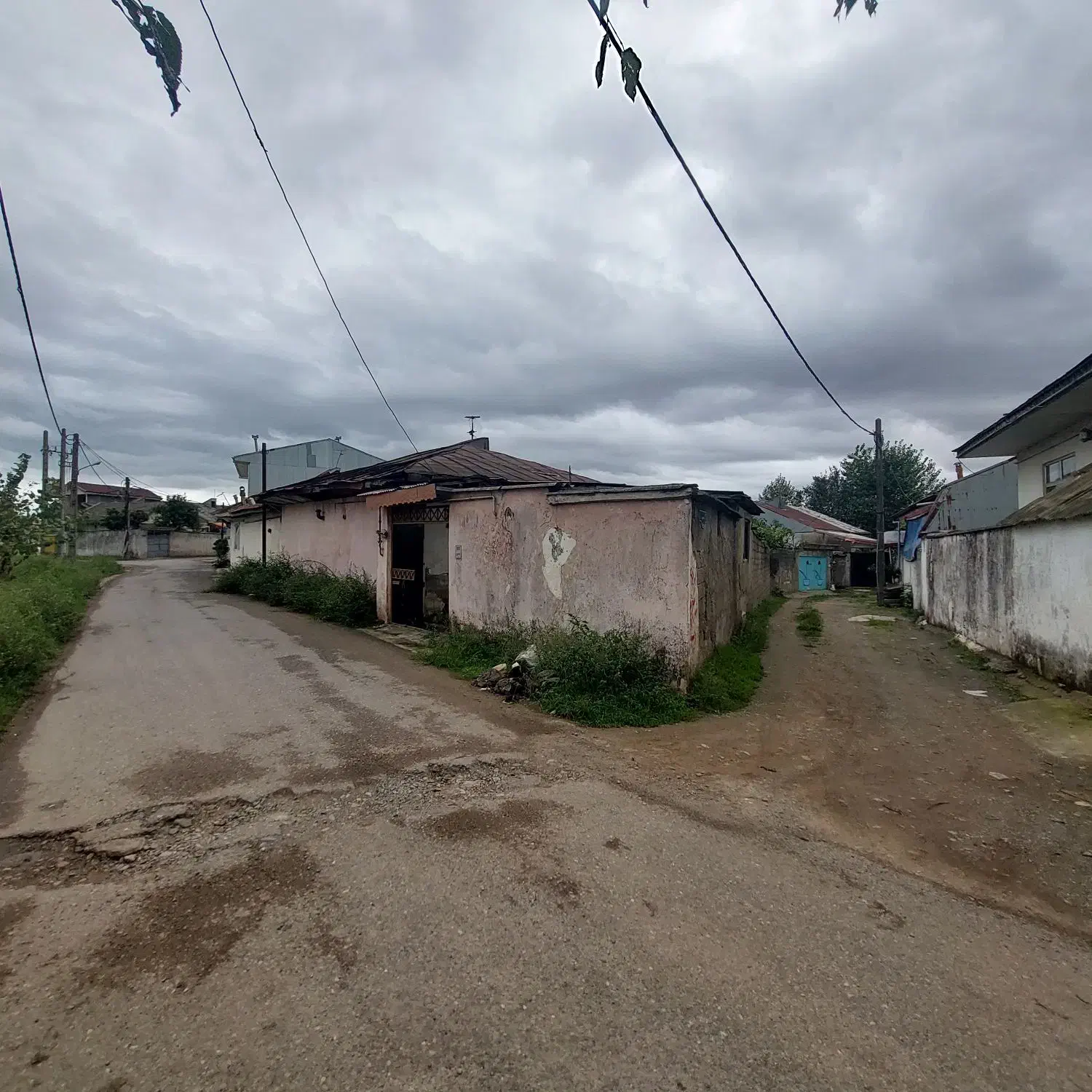 ۲۶۵ متر ویلایی رشت احمدگوراب برخیابان شکاری|فروش خانه و ویلا|رشت, احمد گوراب|دیوار