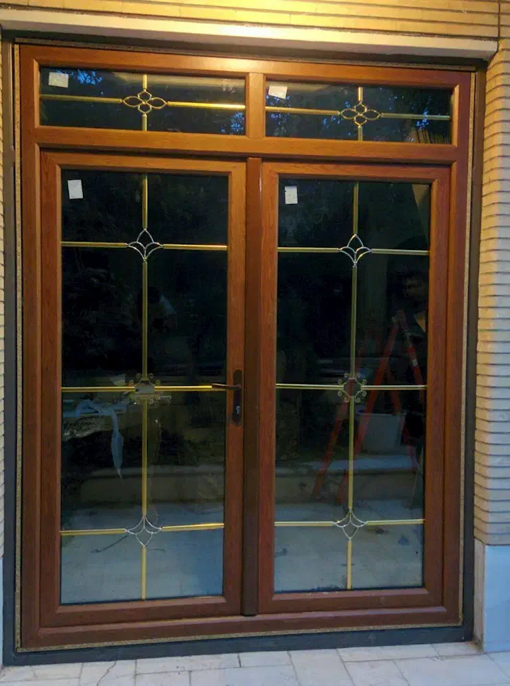 تامین و نصب درب و پنجره آلومینیومی UPVC تحویل فوری|عمده‌فروشی|قم, قلعه کامکار|دیوار