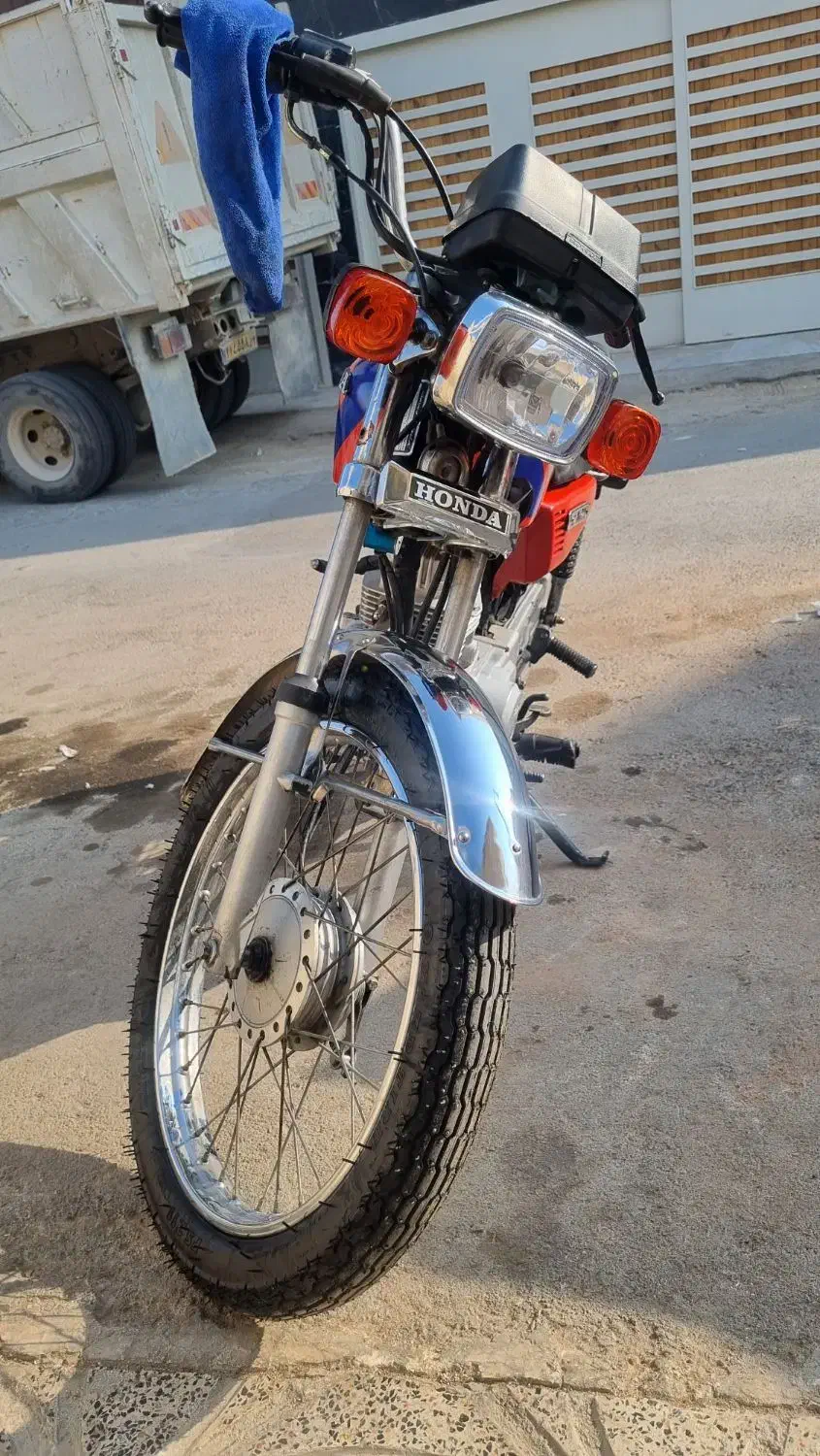 موتور ۹۵ بهرو کاربرات مشابه صفر|موتورسیکلت|اصفهان, درب سیبه علیا|دیوار