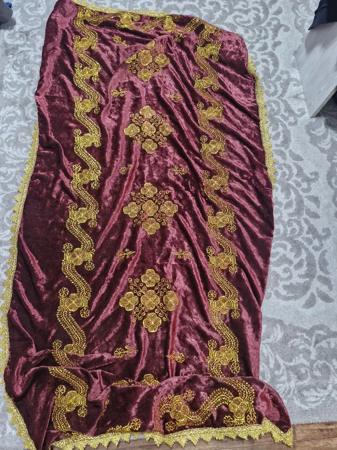 رومیزی قدیمی مخمل زرشکی|پرده، رانر، رومیزی|کرج, شهرک امام رضا (ع)|دیوار