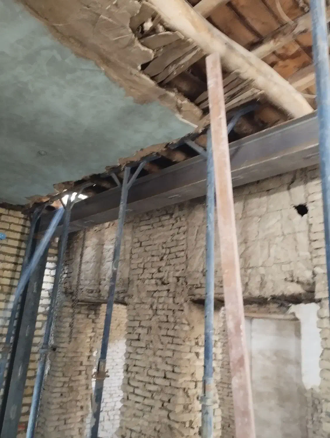 جوشکاری نبشی و سازهای آهنی|خدمات پیشه و مهارت|شاهینشهر, حافظ جنوبی|دیوار