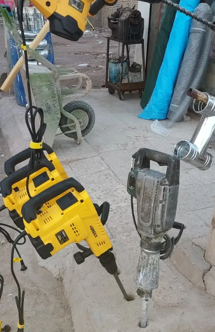 جک بالابر دریل چکش تخته بشکه بنایی ۴پایه قالب|ماشین‌آلات صنعتی|اهواز, بهارستان|دیوار