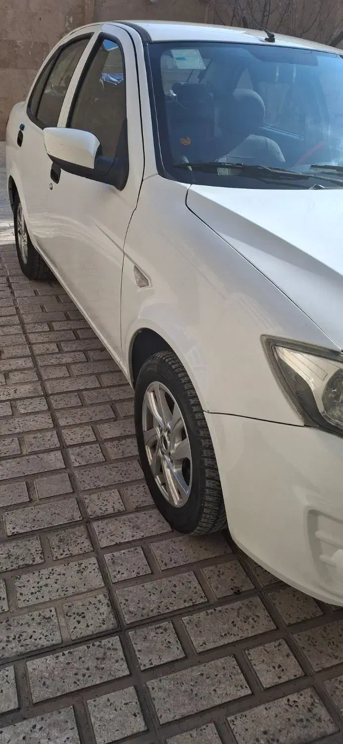 ساینا|خودرو سواری و وانت|میانه, |دیوار