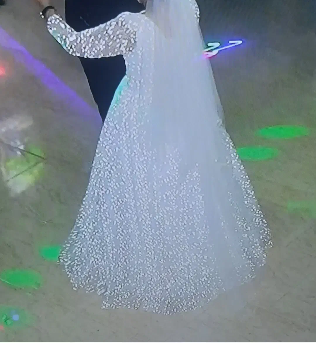 لباس عروس شاین دار|لباس|دماوند, گیلاوند|دیوار