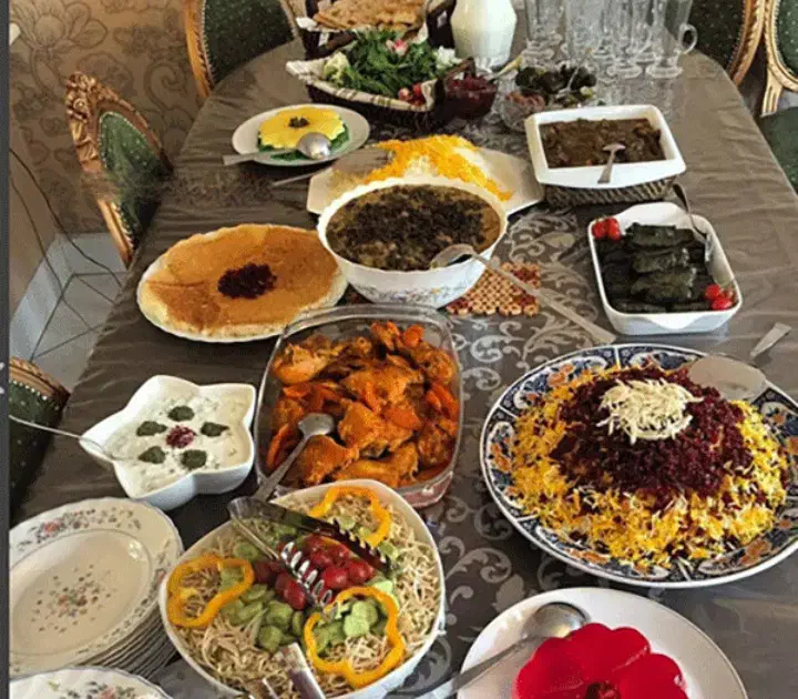 آشپزی برای پروژه و مجالس پذیرفته میشود|خدمات پذیرایی، مراسم|صدرا-فارس, فاز ۲|دیوار