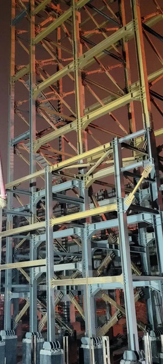 جذب نیروی نصاب استراکچر و کمکی و اوستا بنا|استخدام صنعتی، فنی، مهندسی|جاسک, |دیوار