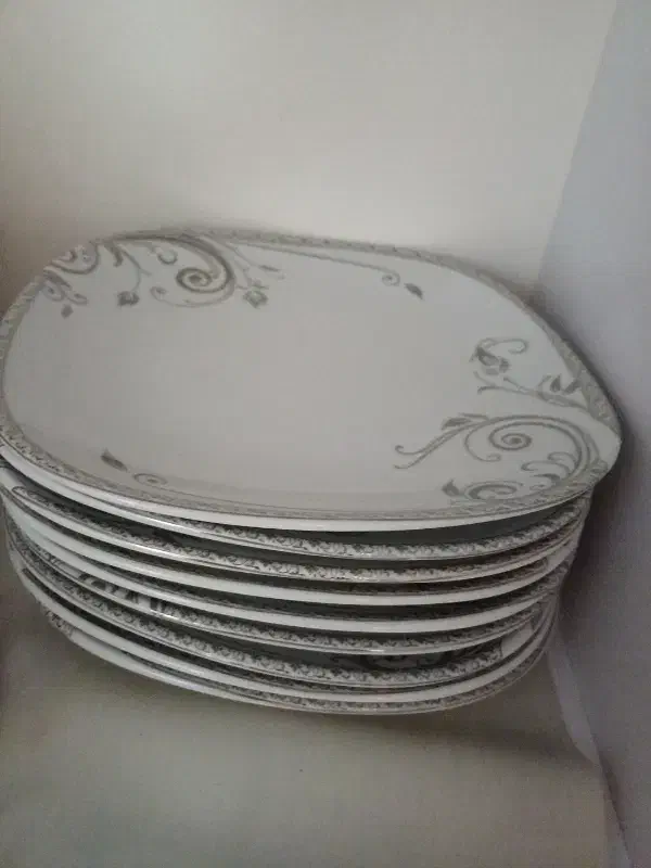 مقداری ظروف چینی درحدنو|ظروف سرو و پذیرایی|زنجان, |دیوار