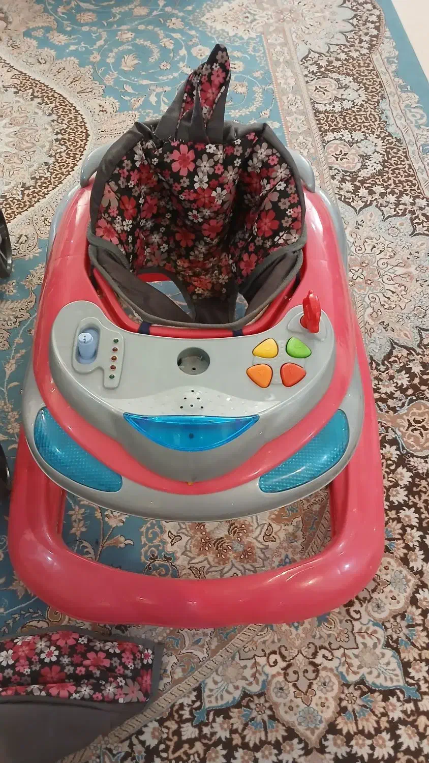 وسایل کودک|کالسکه و لوازم جانبی|نهاوند, |دیوار