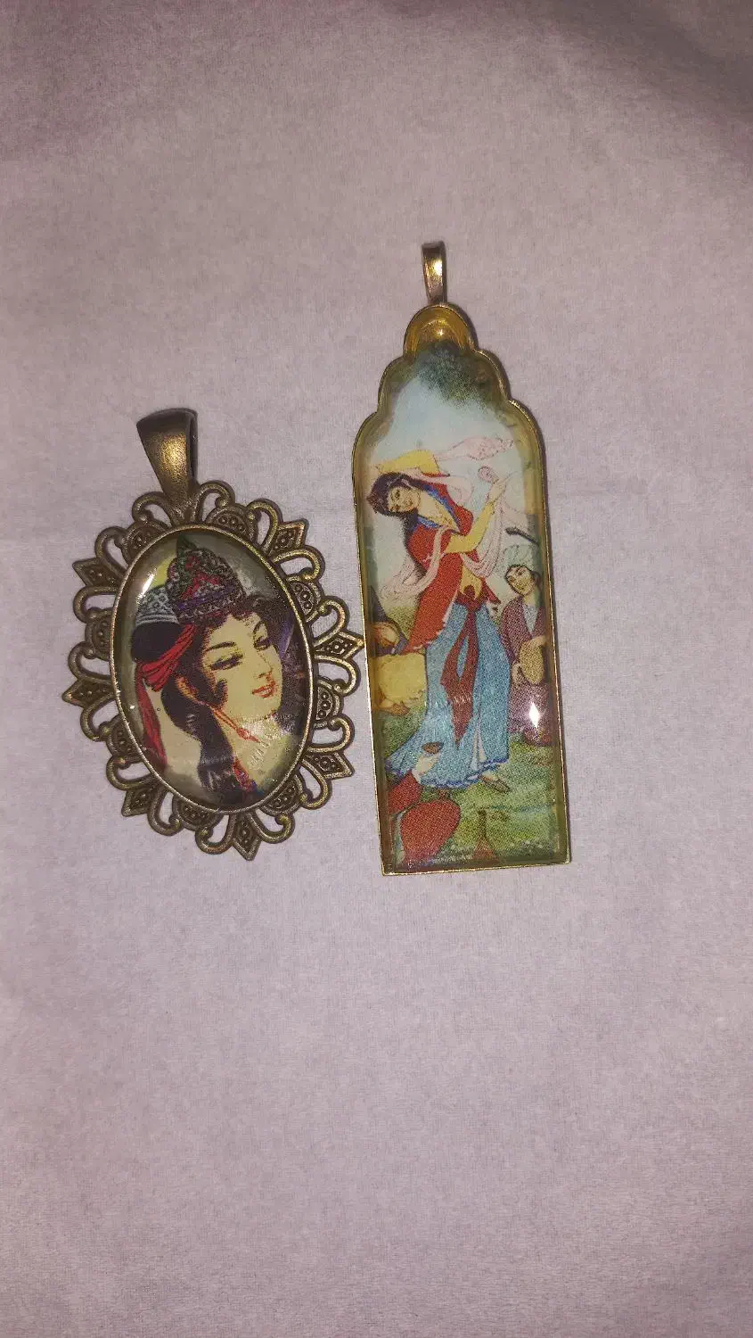 گردن آویز رزینی|زیورآلات و اکسسوری|دماوند, دماوند|دیوار