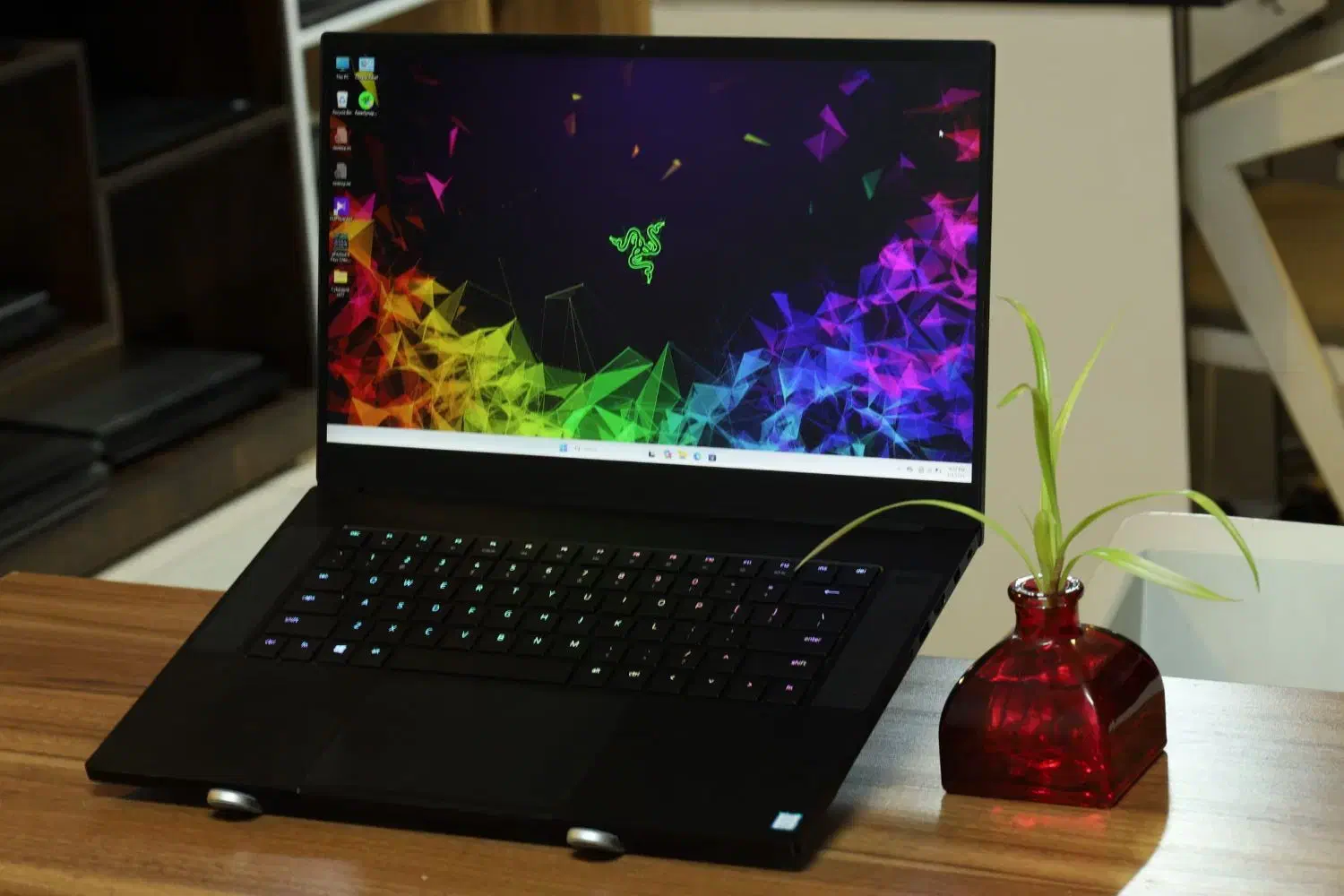 RAZER کمیاب با ۸گیگ گرافیک مجزا core i7 ram 32|رایانه همراه|شیراز, فرگاز|دیوار