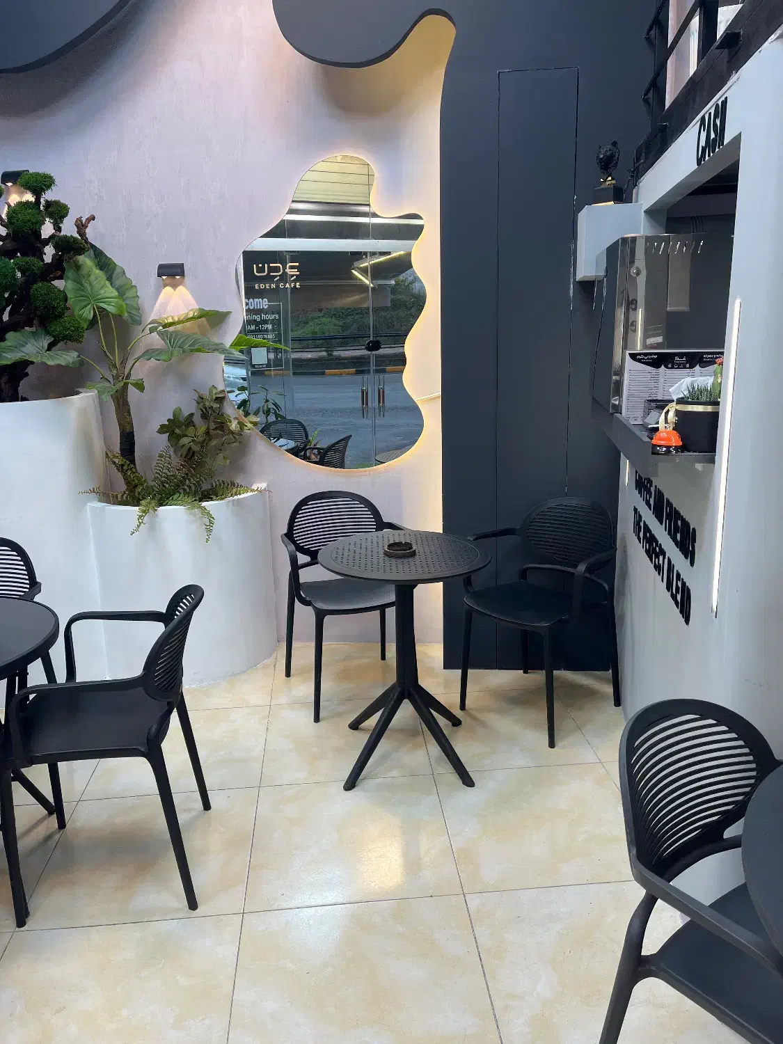 به یک کمک آشپز در کافه فست فود نیازمندیم|استخدام خدمات فروشگاه و رستوران|لاهیجان, کوی استادان|دیوار