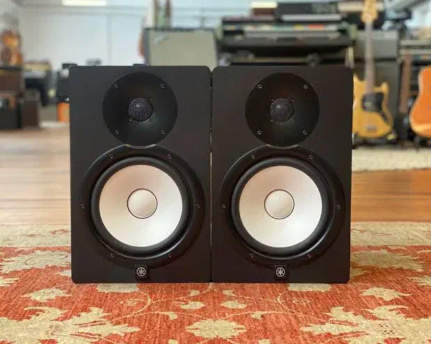 اسپیکر Yamaha Hs8|آلات موسیقی|رشت, عینک|دیوار