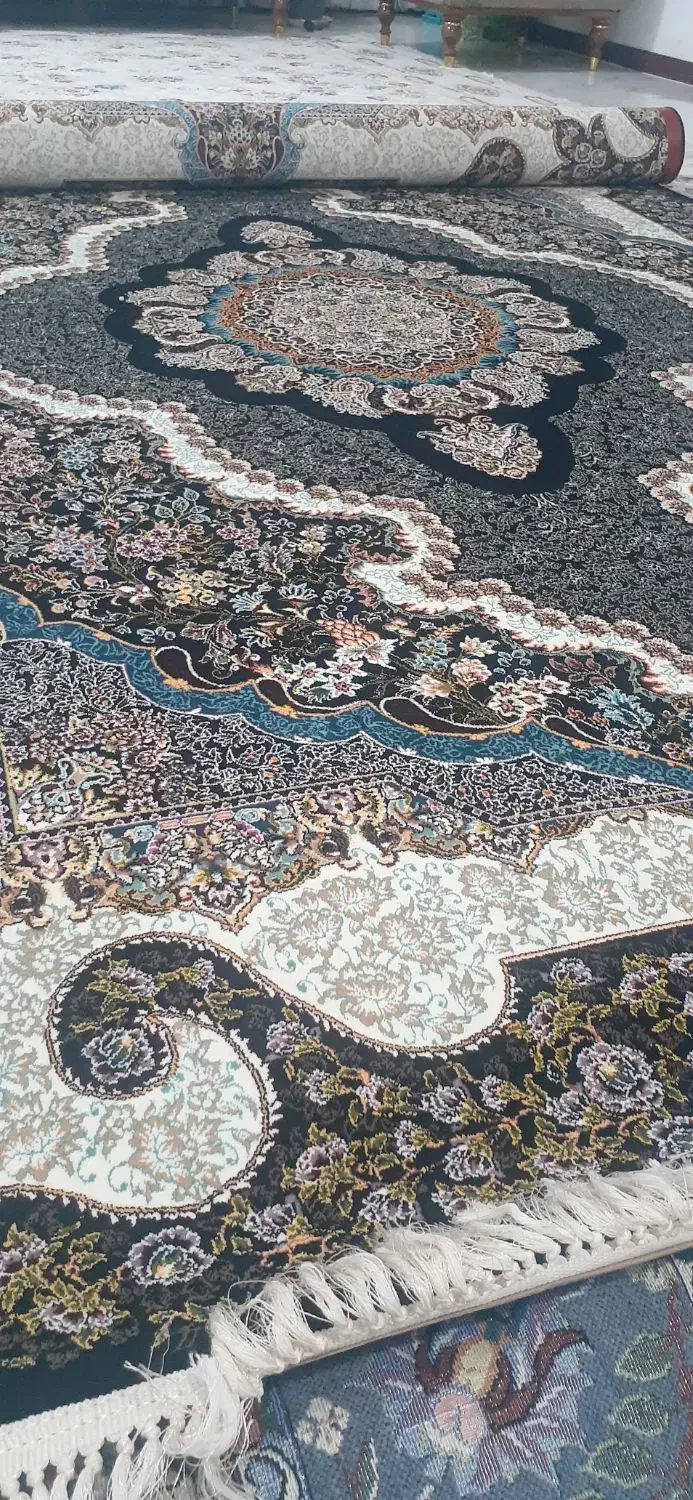 فرش ۶ متری ۷۰۰ شانه|فرش|کرمانشاه, |دیوار