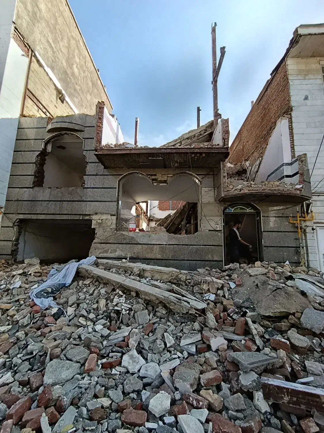 تخریب ساختمان|خدمات پیشه و مهارت|مریوان, |دیوار