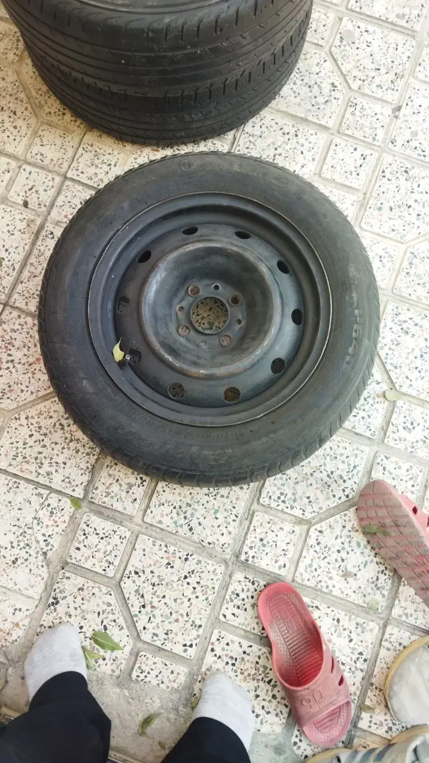باسلام چند عدد لاستیک خارجی|قطعات یدکی و لوازم جانبی|اسلام‌شهر, مظفریه|دیوار